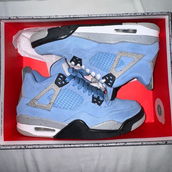 Air Jordan 4 Retro University Blue (GS) - Picture 3 of 7
